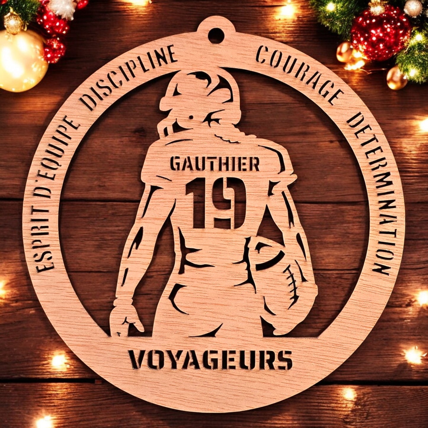 Ornement de joueur de football en bois personnalisé – version fille