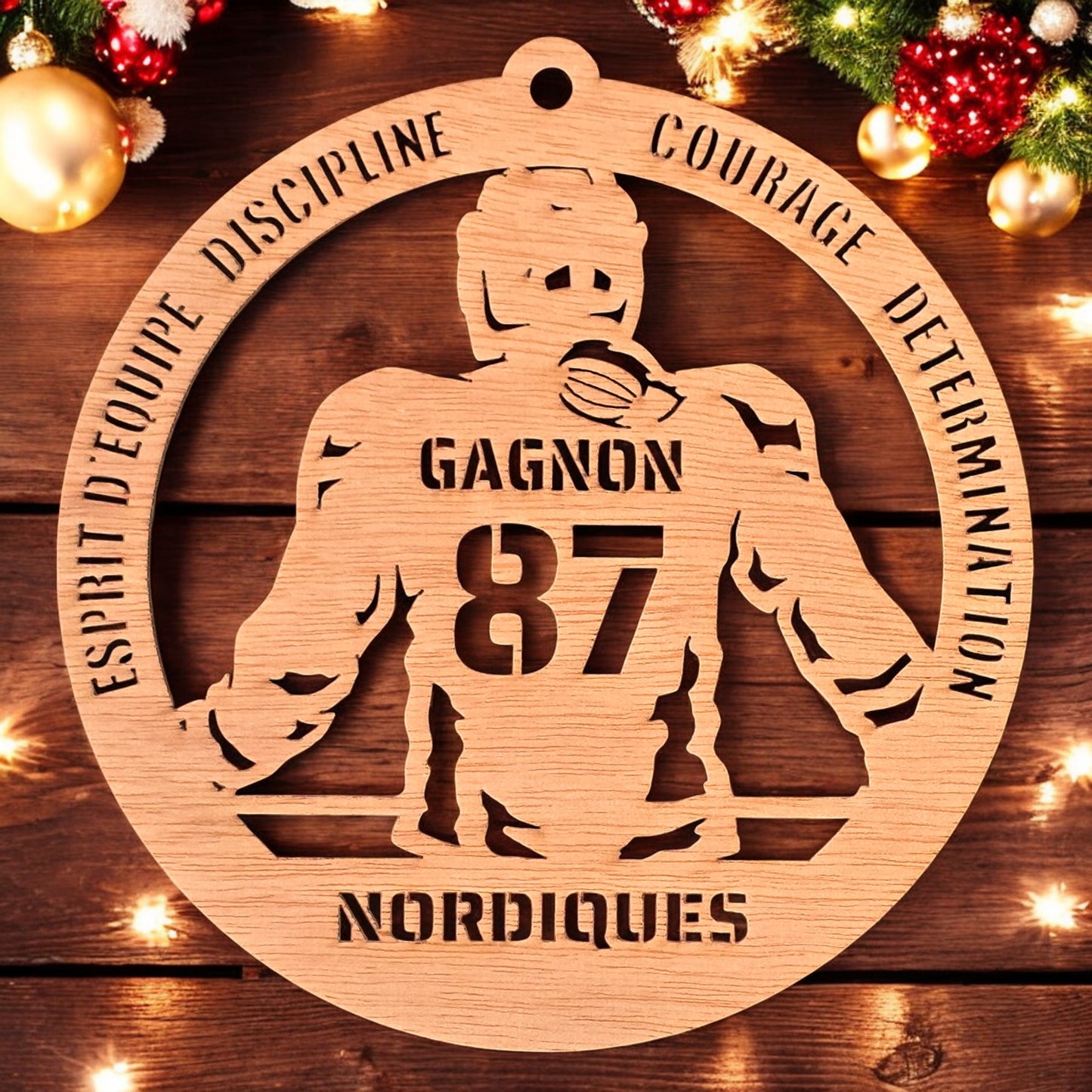 Ornement de joueur de hockey en bois personnalisé – version fille